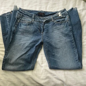 vintage jeans! - jeans som inte längre kommer till användning, snygga bakfickor