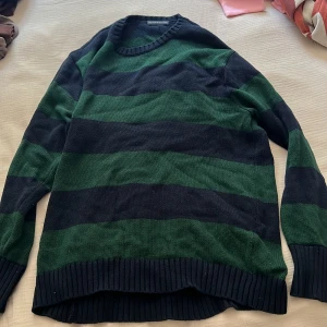 Brandy melville brianna sweater  - Säljer en brandy melville hoodie som var trendig under 2022 och hette ”Tate langdon” hoodie. Bra skick 