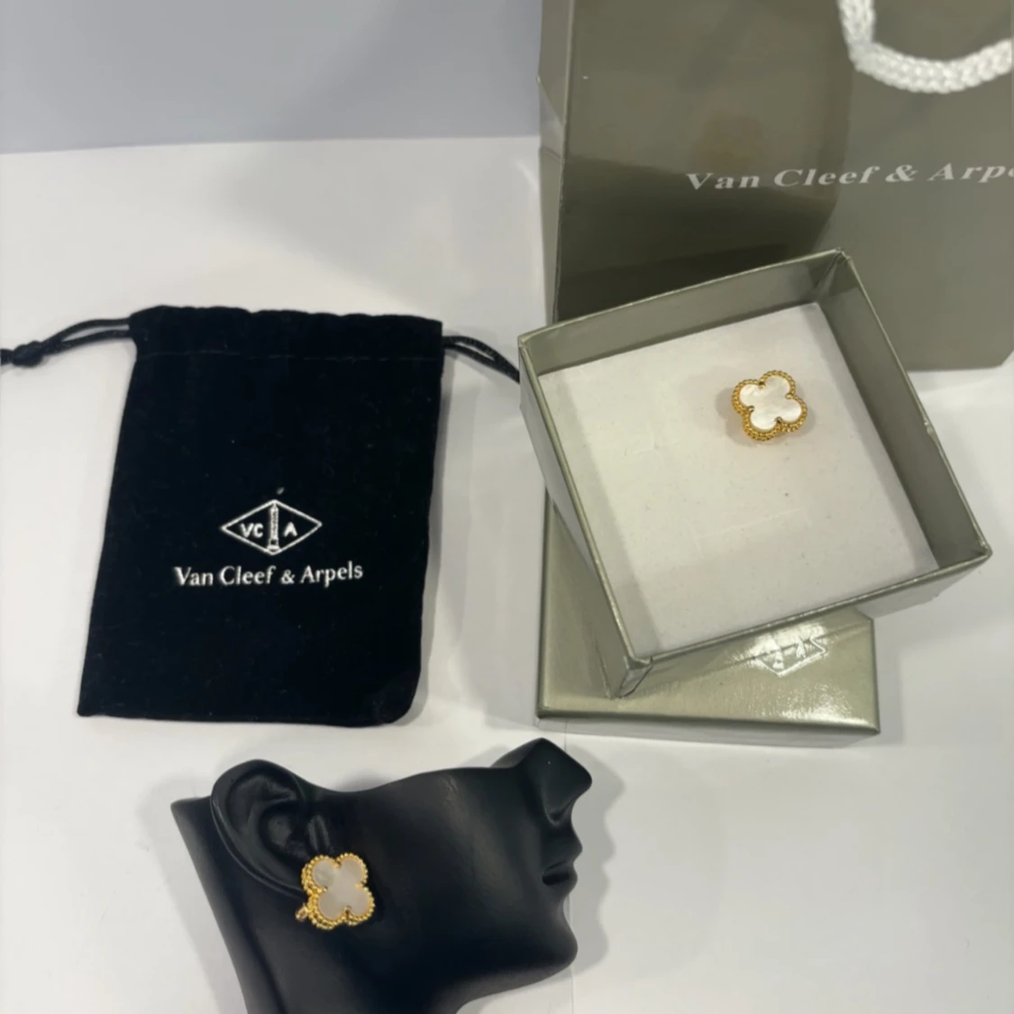 Van Cleef & Arples Örhöngen - 92