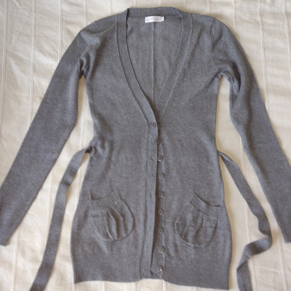 Grå mjuk finstickad kofta/tröja - storlek 8 (XS) - 2