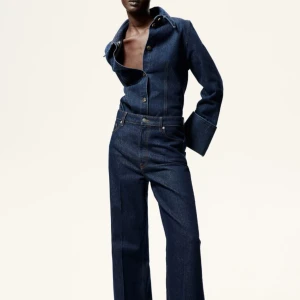 Skit snygga högmidjade Loose jeans  - Mörkblåa jeans med Loose passform