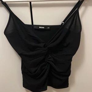 Svart topp - Från bikbok, använd fåtal gånger. Passar Xs/S