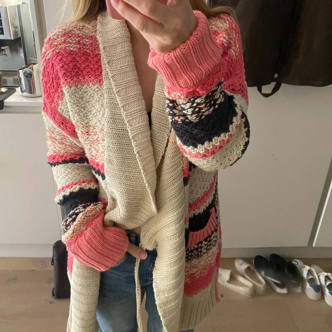 Stor stickad kofta från Odd Molly i fina färger  - 90