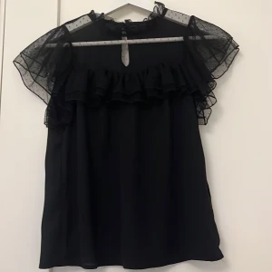 Blus - Jättesöt blus❤️ Använt 2 gånger❤️ Storlek XS/S