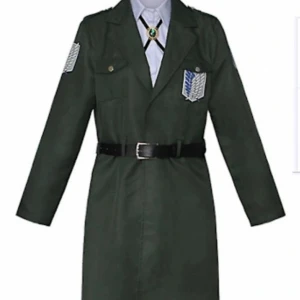Attack on titan cosplay - Den är i bra skick men kommer bara med rock och bolo tie. Bältet existerar inte längre tyvärr😧 pälsdjur finns i hemmet🐈‍⬛