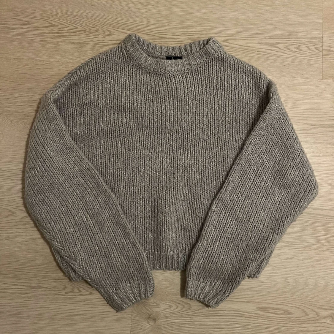 Grå stickad tröja - 91