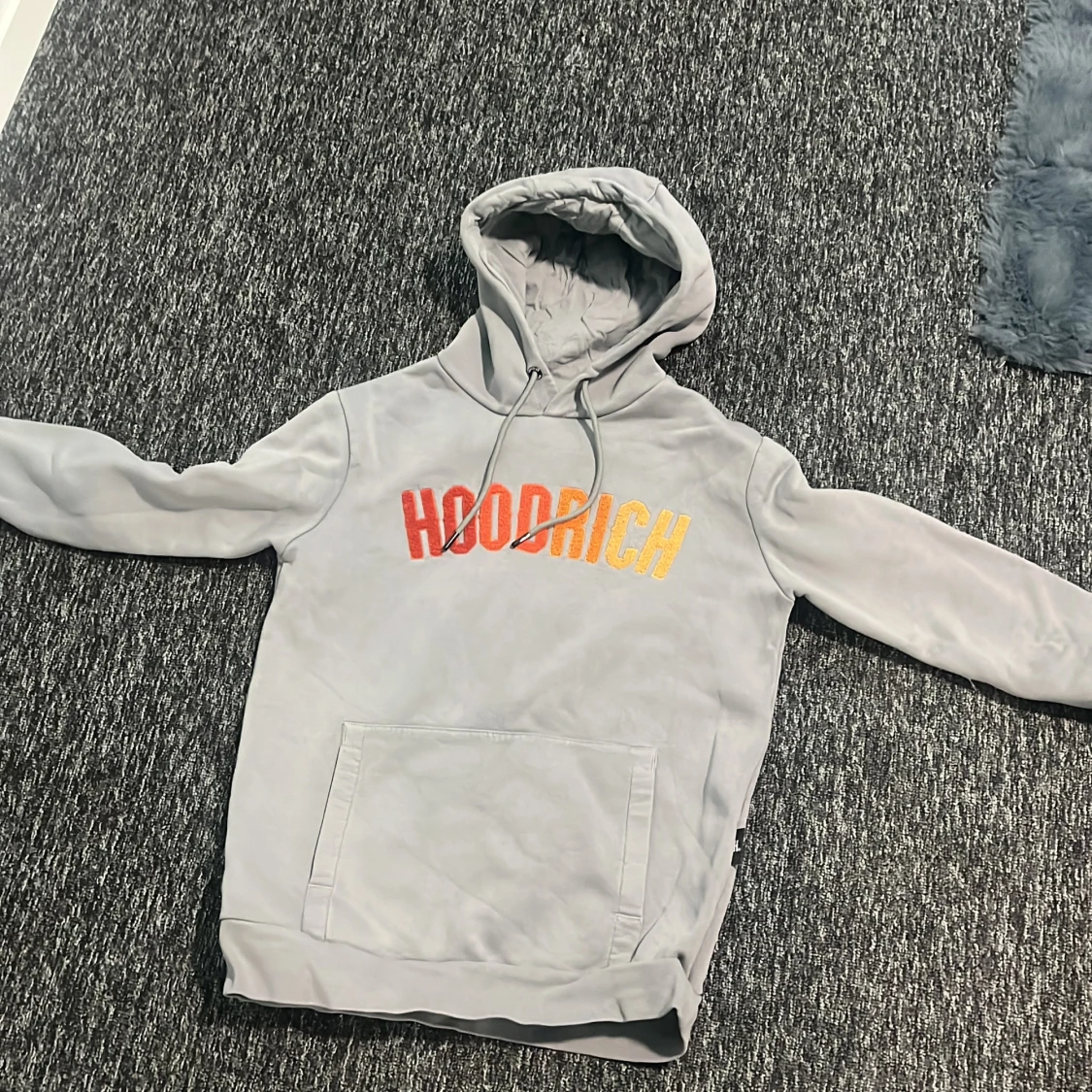 Grå hoodie från Hoodrich