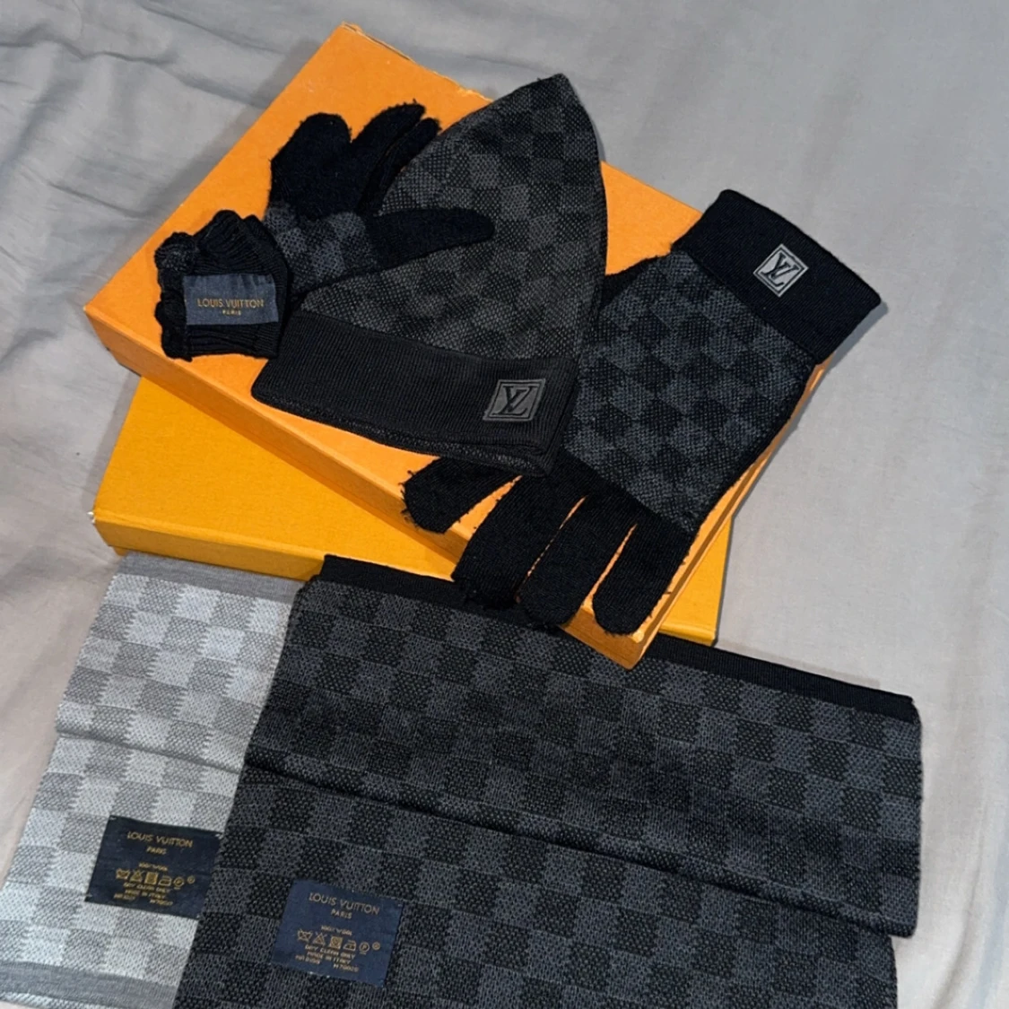 Louis Vuitton set  - 90