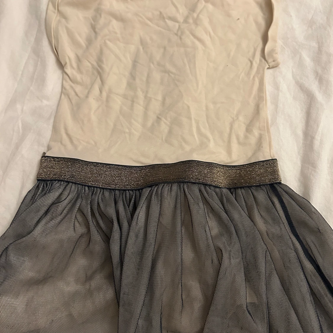 Beige och mörkgrå klänning från Little Pomp de Lux - 90