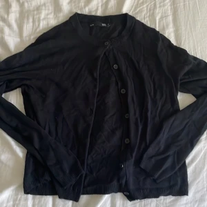 Kofta - Säljer en kofta som är helt oanvänd 