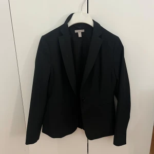 Svart kavaj - Svart kavaj, använd fåtal gånger