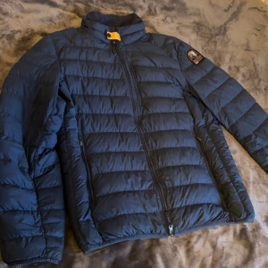 Para jumper jacka - En para jumper i bra skick