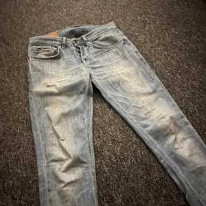 Jeans - Dondup jeans nypris 2800! Ej till salu bara byten 