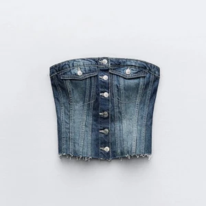 Jeans topp från zara - Aldrig använd, i nyskick! Skriv om frågor eller för bilder💞