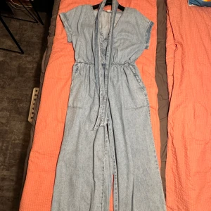Jeans jumpsuit  - Fin nästan ny