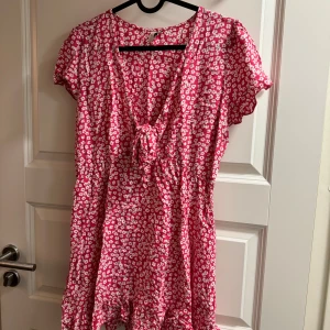 Nelly klänning - Nelly klänning stl38 80kr