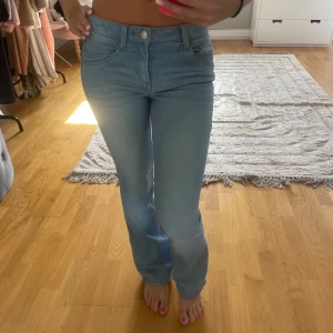 Blåa jeans - Ett par jeans från TomTailor som knappt är använda! 