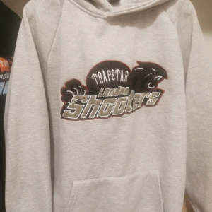Trapstar hoodie - Grå trapstar london shooter hoodie storlek M