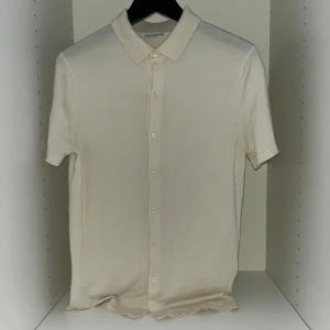 John Henric piké, Merinoull off-white  - 8/10 skick inga skador på varan använd flertal gånger, ordinarie pris 520kr