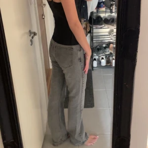 Jeans - Mid waist jeans från gina tricot, bra skick