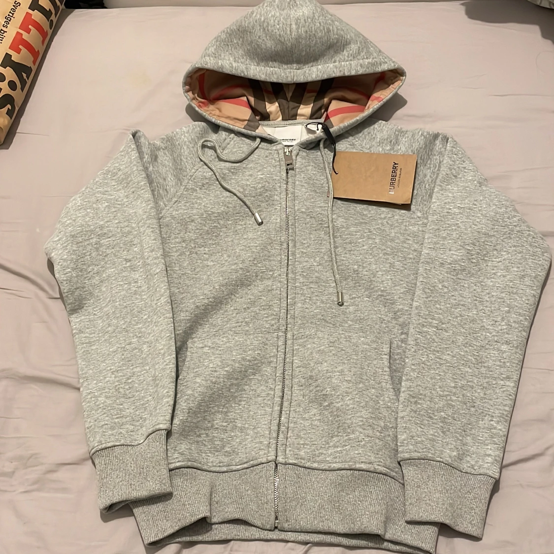 Grå hoodie från Burberry