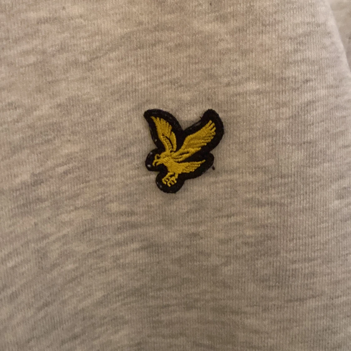 Grå sweatshirt från Lyle & Scott - 2