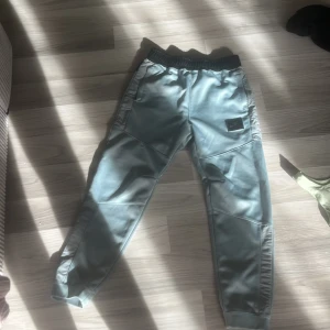 jebsbsbdbbdbd - jätte skönt material 