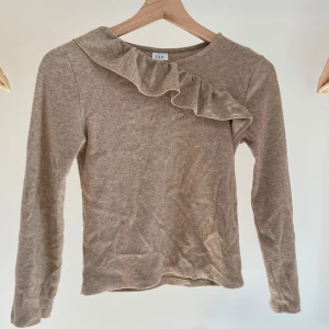 En tröja från zara  - Bra skick 