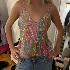 Zara fest topp med paljetter  - Superfint skick ! 
