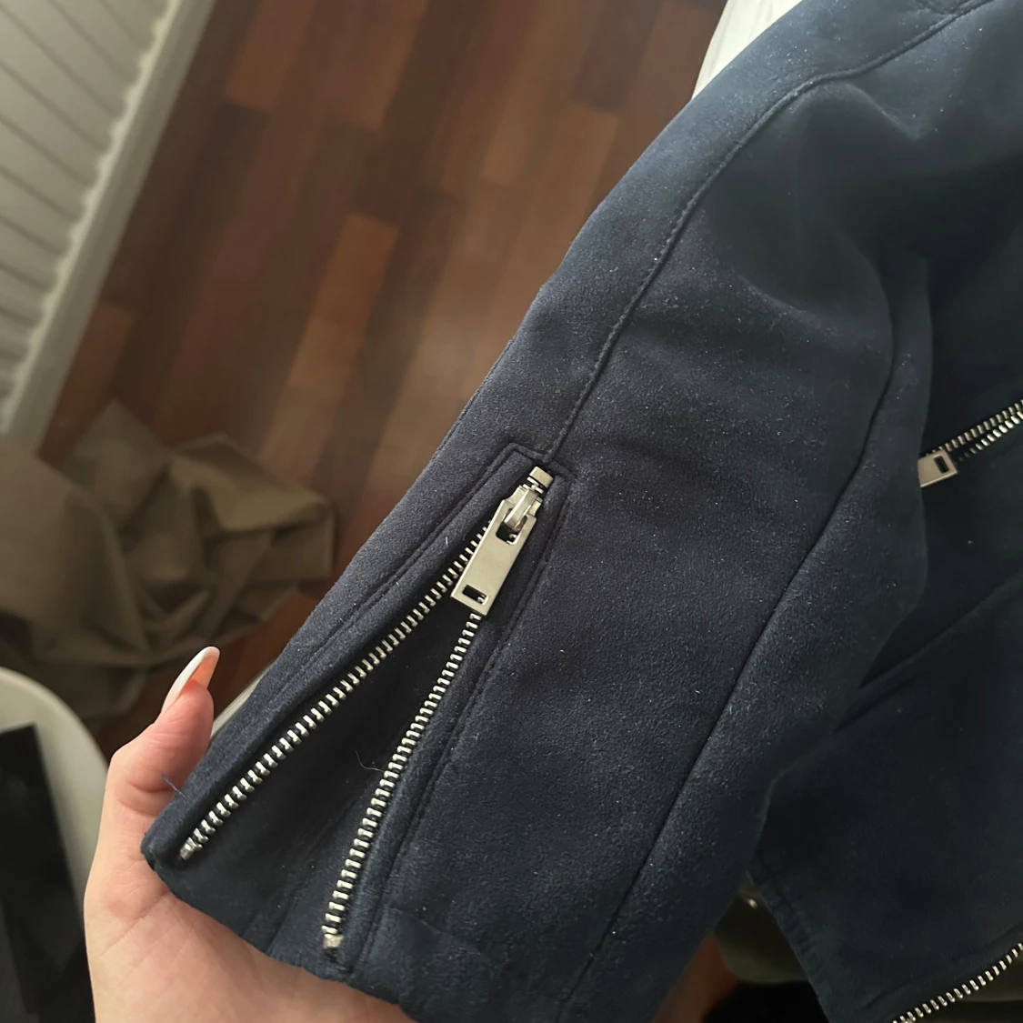 Blå mockajacka m silvriga detaljer - 91