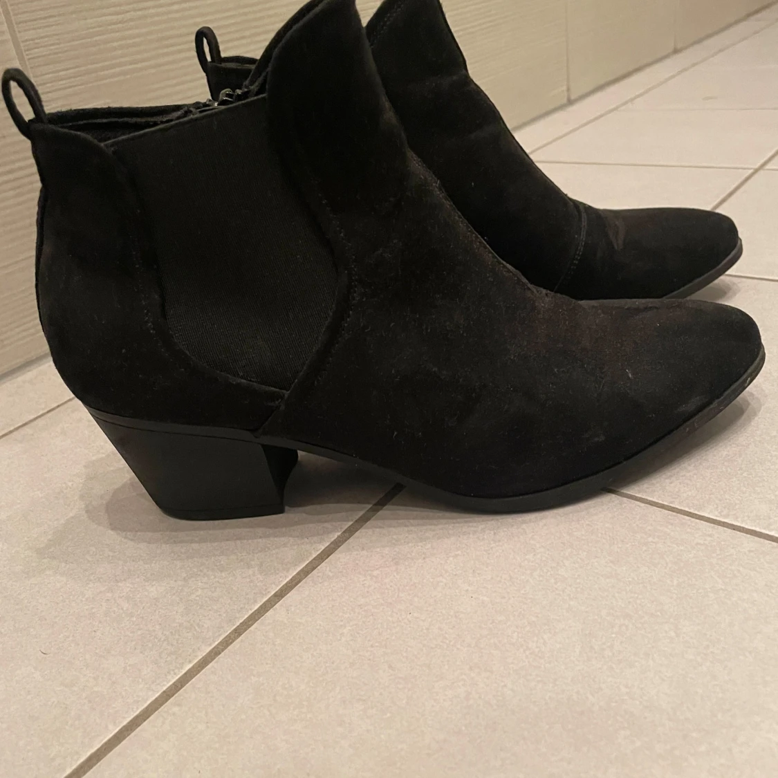 Svarta stövletter i mocka - 92