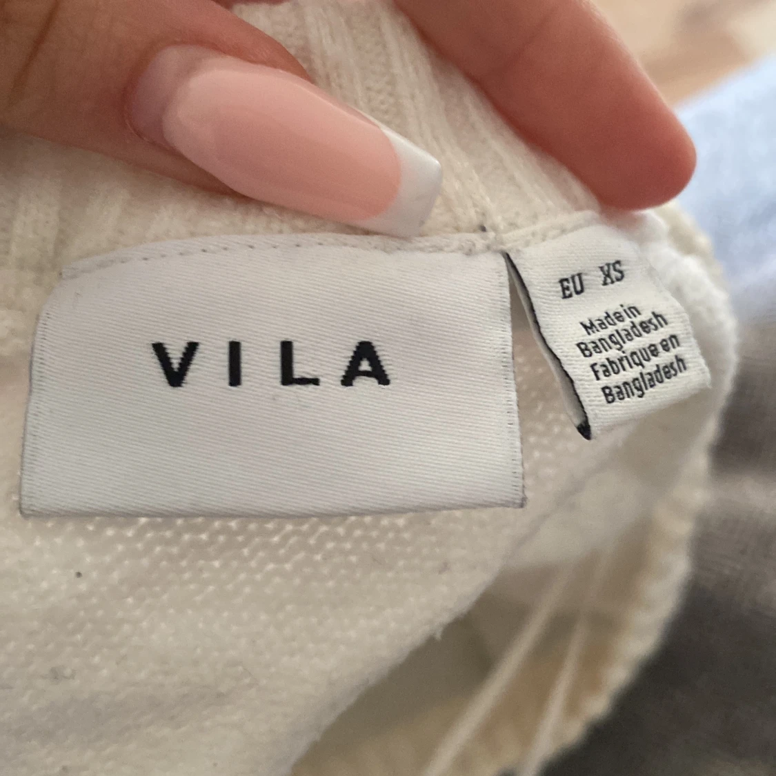 Vit stickad tröja - 90