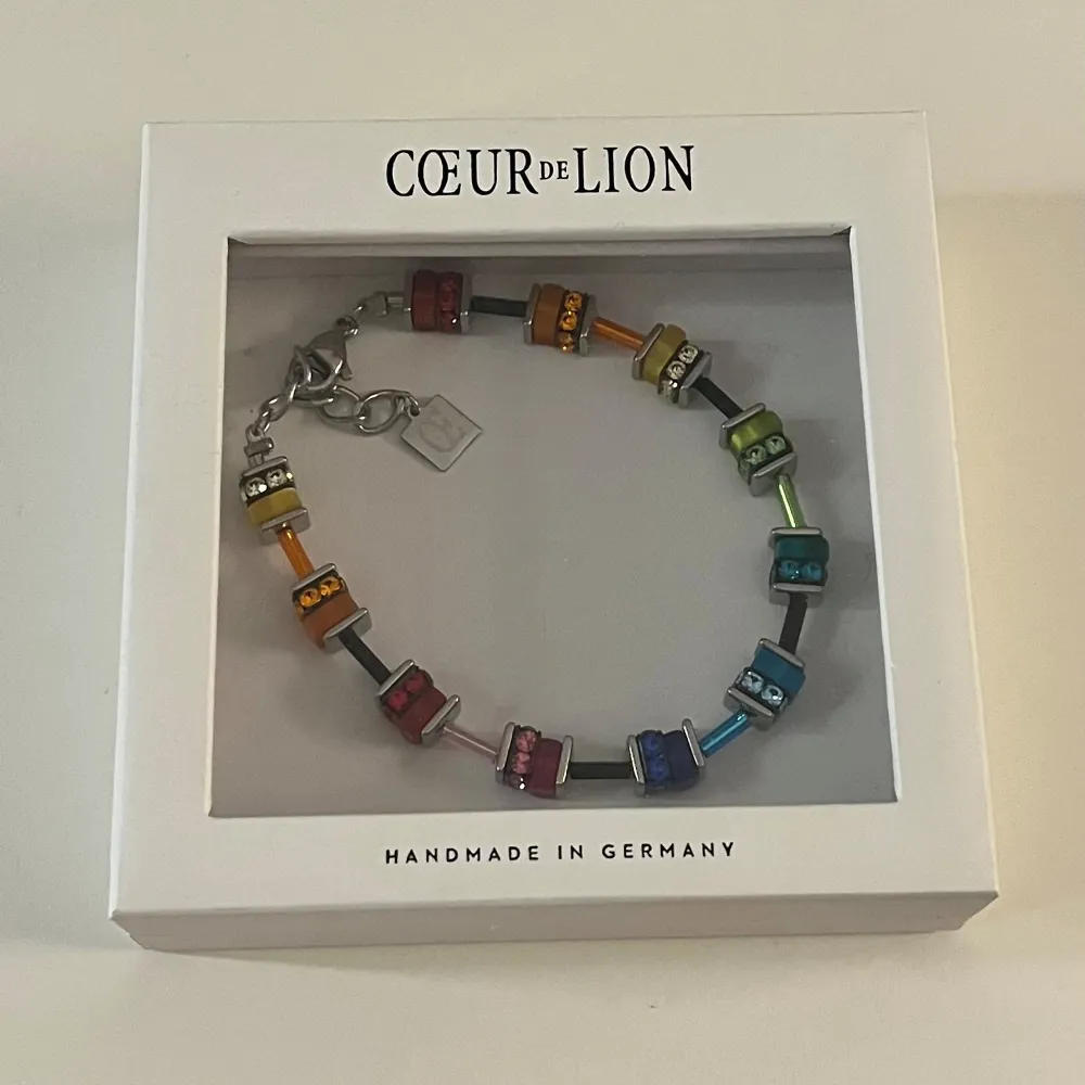 Helt nytt oanvänd GeoCube armband från Coeur De Lion.. Accessoarer.