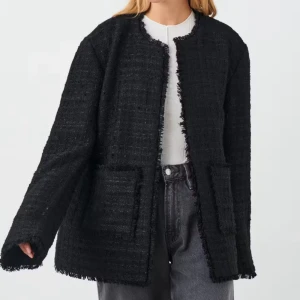 Gina tricot jacka - Lite finare jacka/kavaj från Gina tricot. Nypris ca 800kr. Storlek 38 men passar en s-m också☺️❤️