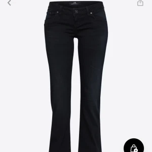 Ltb jeans valerie  - Säljer/intressekoll på mina supersnygga jeans från ltb i modellen valerie, färg nattblå/blue addicted. Kan även tänka mig att byta om någon har samma modell men i storlek 24/34 eller 25/34💗🥰