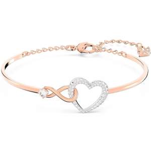 Jätte fina smycken från swarovski, säljer då dom inte är min stil. Aldrig använda. Nypris armband: 1590kr  halsband: 1590kr Säljer dom för 1600kr tillsammans