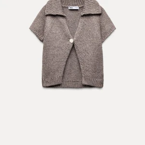 Stickad fin tröja - Säljer denna tröja då den inte kommer till användning!