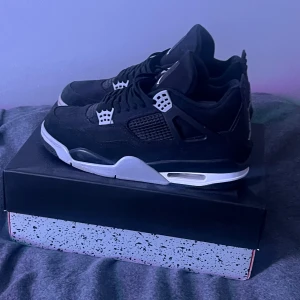 Jordan 4 black Canvas  - Storlek 44,5 perfekt skick 