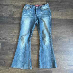 Miss sixty jeans köpta på humana i storlek 28. Använda men ändå i bra skick. Skriv för mått, mer bilder eller andra frågor. 💕