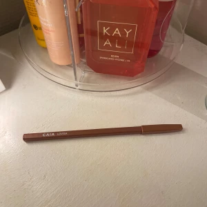 Caia läppenna - Helt ny i färgen Lovisa