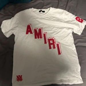 Amiri T-shirt - Inget hål inga skråmor inga fläckar felfri tröja