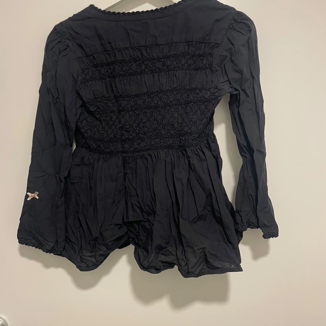 Söt Odd Molly blus i svart  - 90