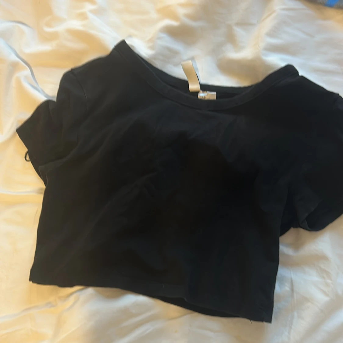 Croppad t-shirt från hm diveded 