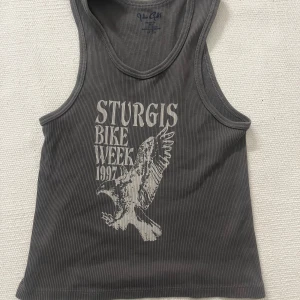 Linne med print  - linne med jättegulligt print på. Kp för fler bilder! 