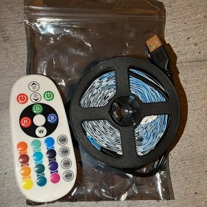 Led lights - 3 meters ledlights med kontroll. Justera färgen samt jlusstyrkan självständigt! Helt oanvänd sedan inköp :))