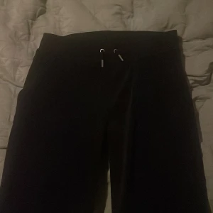 Juicy  - Svarta juicy utan några defekter 