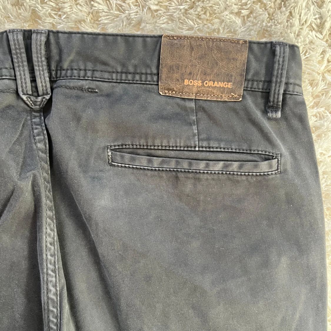 Mörkgrå/svarta chinos - 91