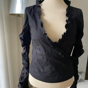 Blus omlott 36 ny  - Oanvänd 