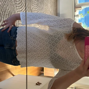 As snygg blus - ”Genomskinlig” blus 💝 Står inte storlek men sitter bra på mig är 170 och S/M💖🤗