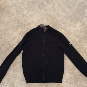 Snoot tröja - Fint skick. Storlek xl men passar S/M